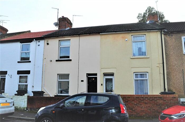 2 Bedroom Terraced House To Rent In Argyle Street, Swindon, SN2