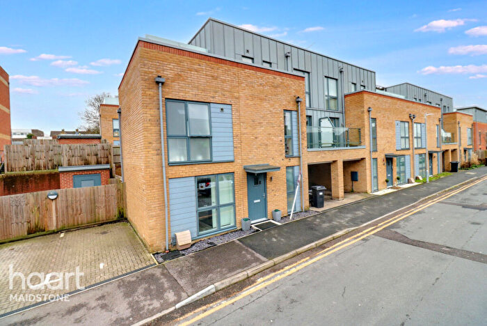 3 Bedroom Town House For Sale In Brunswick Street, Maidstone, ME15
