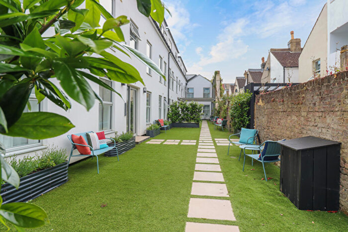 1 Bedroom Flat To Rent In Ashford Road, Eastbourne, BN21