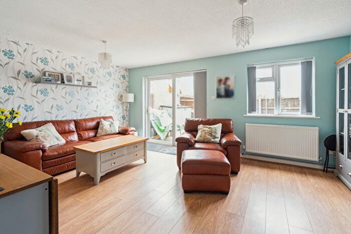 3 Bedroom End Of Terrace House For Sale In Grove, Wantage, OX12