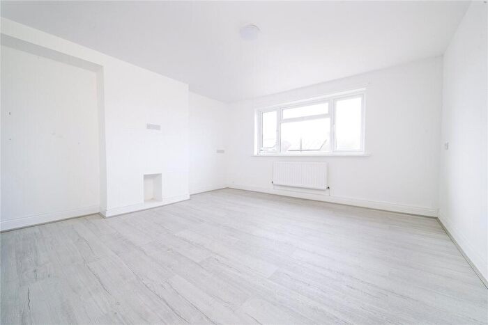 3 Bedroom Apartment To Rent In Gleneagles Road, Sunderland, SR4