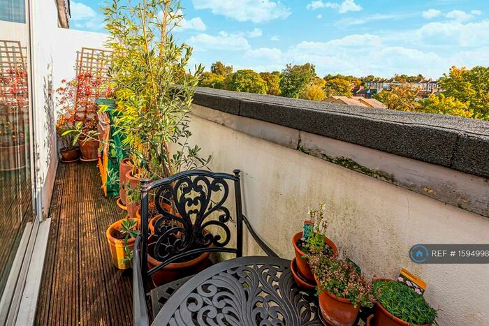 1 Bedroom Penthouse To Rent In Malpas Road, Brockley, SE4