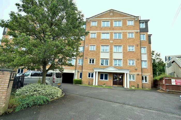 1 Bedroom Flat To Rent In Felbridge Court, Feltham, Middlesex, TW13