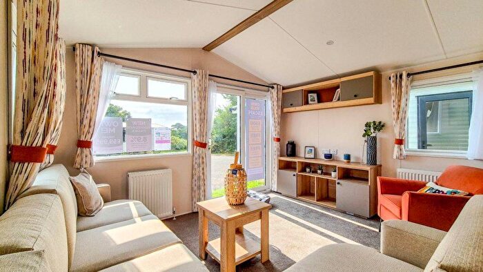 2 Bedroom Park Home For Sale In Polperro Holiday Park, PL13