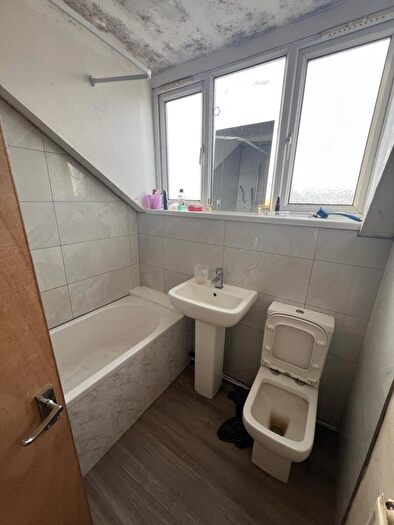 4 Bedroom Terraced House To Rent In Royal Park Avenue, Hyde Park, Leeds, LS6