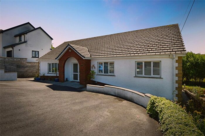 5 Bedroom Detached House For Sale In Wernoleu Road, Betws, Ammanford, Carmarthenshire, SA18