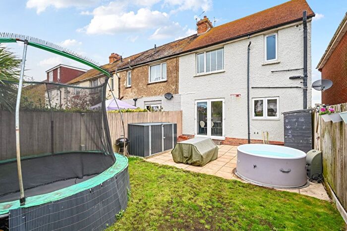 3 Bedroom End Of Terrace House For Sale In Brighton Road, Shoreham By Sea, West Sussex, BN43