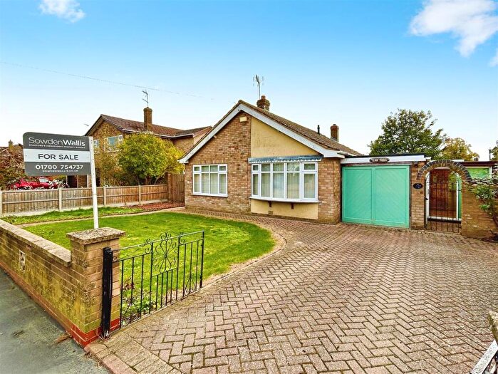 2 Bedroom Detached Bungalow For Sale In Cambridge Road, Stamford, PE9