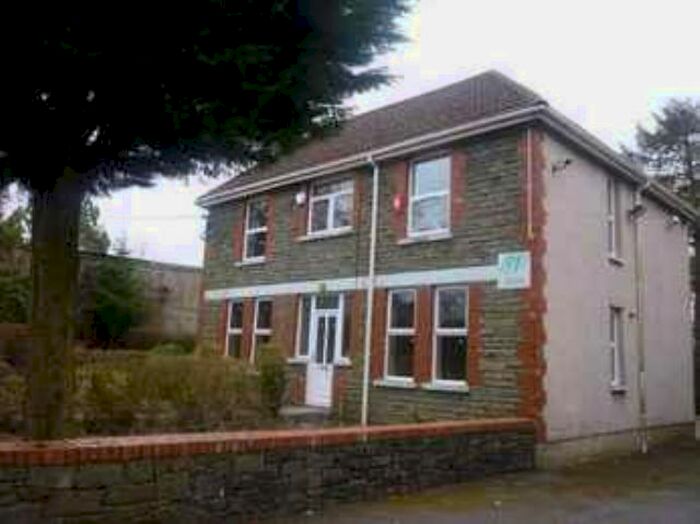 3 Bedroom Detached House To Rent In Bryn Road, Cefn Fforest, Blackwood, NP12