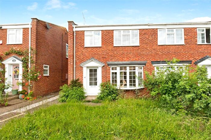 3 Bedroom Semi-Detached House For Sale In Lynwood, Guildford, Surrey, GU2