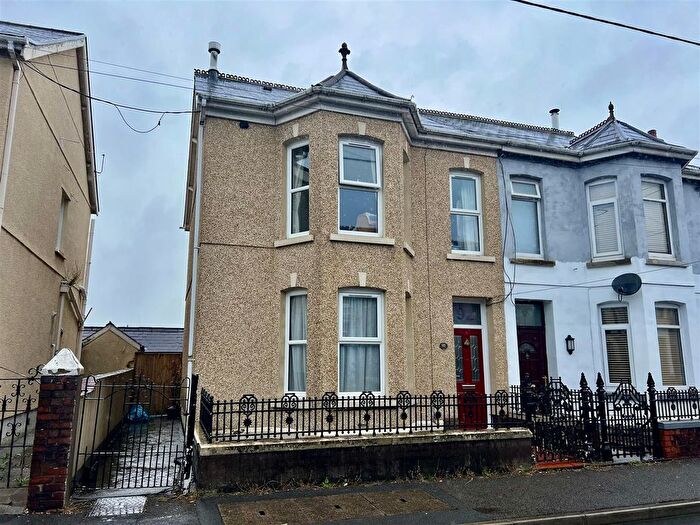 4 Bedroom Semi-Detached House For Sale In College Street, Ammanford, SA18
