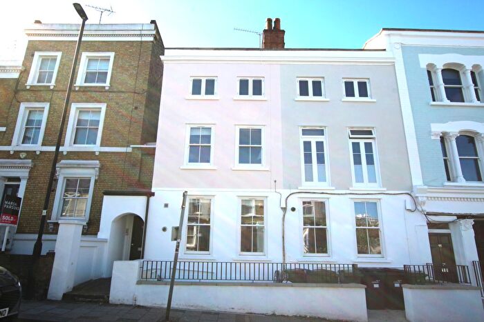 2 Bedroom Flat To Rent In North Street (), Clapham, SW4