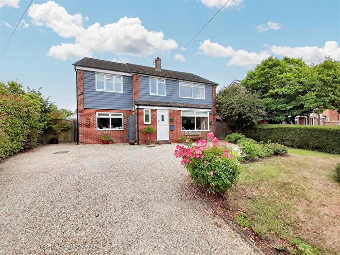 5 Bedroom Detached House For Sale In Lake Lane, Barnham, PO22