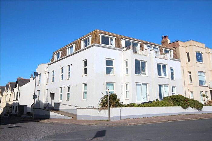2 Bedroom Apartment For Sale In Beach Road, Seaton, Devon, EX12