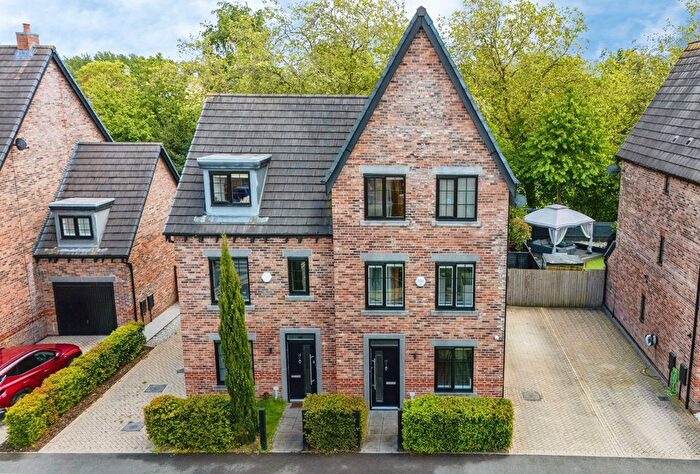 4 Bedroom Semi-Detached House For Sale In Toddbrook Close, West Didsbury, Manchester, M20