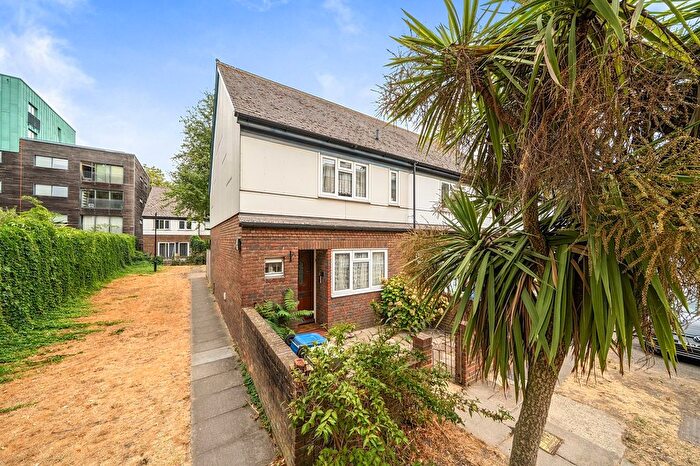 3 Bedroom End Terrace House For Sale In Dockley Road, London, SE16
