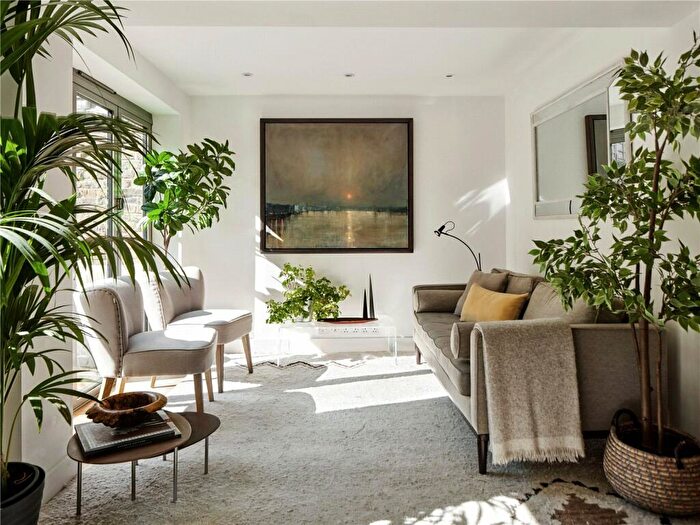 2 Bedroom Apartment To Rent In Radcot Street, London, SE11