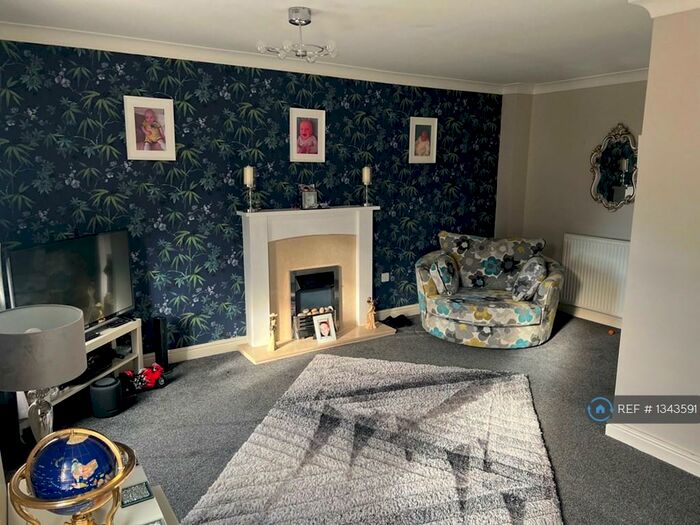 4 Bedroom Terraced House To Rent In St Laurence Gdns, Belper, DE56