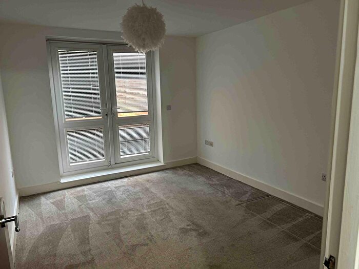 1 Bedroom Flat To Rent In Burnt Oak Broadway, Burnt Oak, Edgware, HA8
