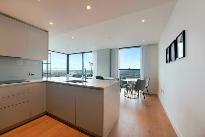 2 Bedroom Apartment To Rent In Hampton Tower, South Quay Plaza, Canary Wharf, E14