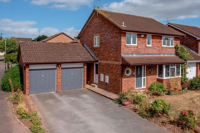 4 Bedroom Detached House For Sale In Ellis Grove, Norton Fitzwarren, Taunton, TA2