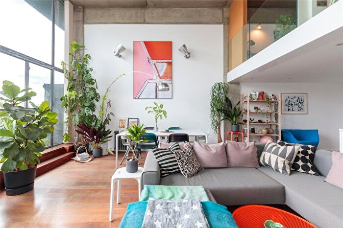 2 Bedroom Flat To Rent In Union Wharf, Wenlock Road, N1