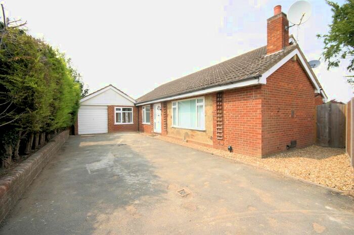 5 Bedroom Detached Bungalow To Rent In Westmorland Avenue, Limbury, Luton, LU3