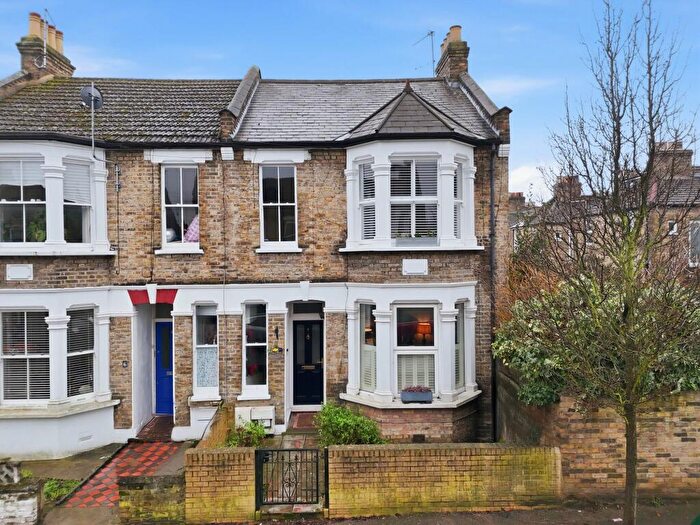 2 Bedroom Flat For Sale In Jersey Road, Leytonstone, E11