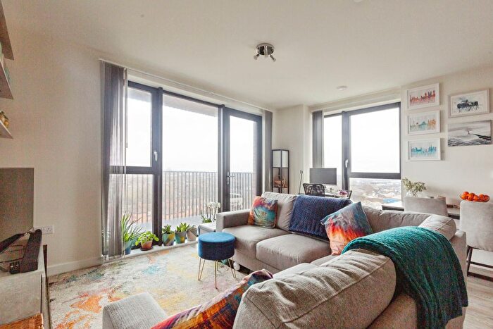 2 Bedroom Flat For Sale In North End Road, Wembley, HA9