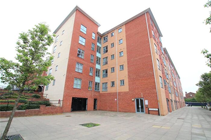 2 Bedroom Apartment For Sale In Englefield House, Moulsford Mews, Reading, Berkshire, RG30