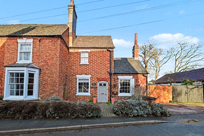 4 Bedroom Semi-Detached House For Sale In Birdingbury Road, Marton, Rugby, CV23