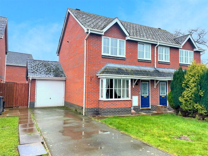 3 Bedroom Semi-Detached House For Sale In Oldcastle Avenue, Guilsfield, Welshpool, Powys, SY21