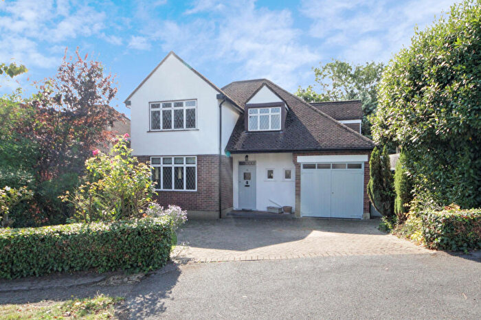 4 Bedroom Detached House To Rent In Old Park Road South, Enfield, EN2