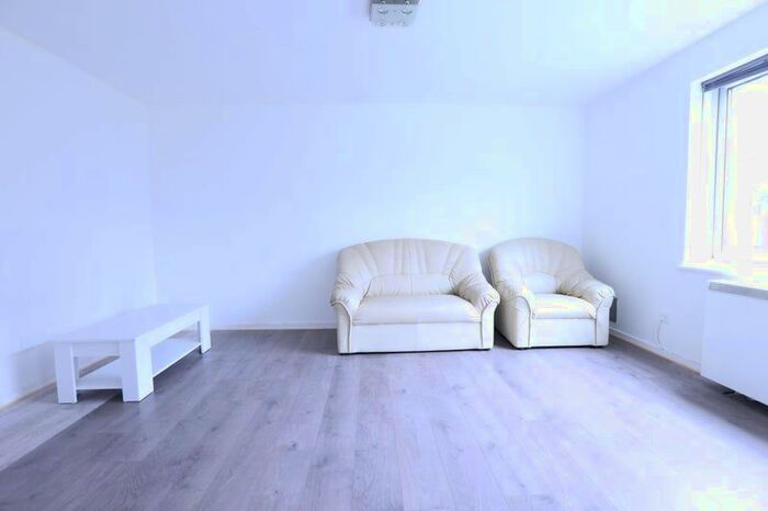 2 Bedroom Flat To Rent In Spring Close, Dagenham, RM8