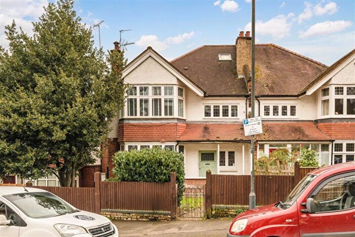 3 Bedroom Flat For Sale In Beaconsfield Road, Blackheath, SE3