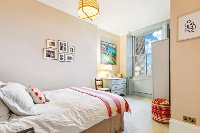 2 Bedroom Flat For Sale In Clapham Common North Side, London, SW4