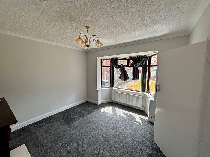 2 Bedroom Bungalow To Rent In Kitling Greaves Lane, Burton-On-Trent, DE13