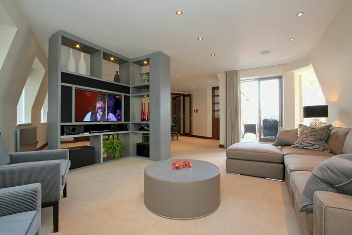 3 Bedroom Flat To Rent In Holbein Place, London, SW1W