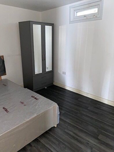 3 Bedroom Flat To Rent In A Western Road, Southall, UB2