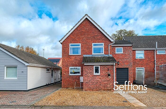 4 Bedroom Detached House For Sale In Harrisons Drive, Norwich, Norfolk, NR7