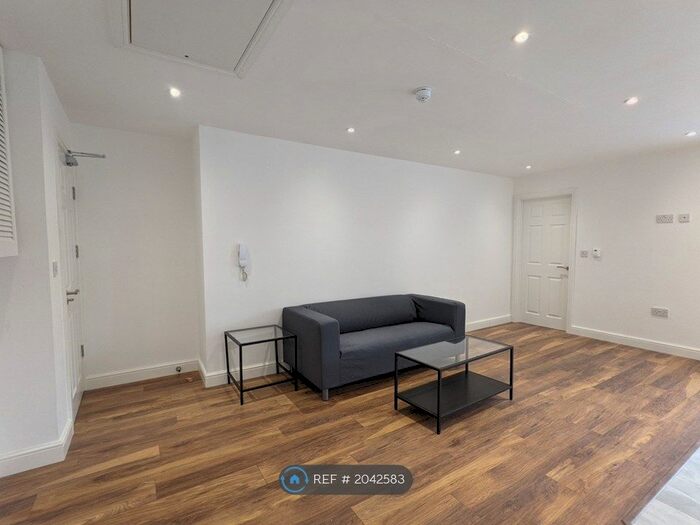 1 Bedroom Flat To Rent In Longmore Road, Solihull, B90