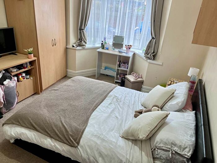 4 Bedroom Property To Rent In De-Breos Street, Brynmill, Swansea, SA2