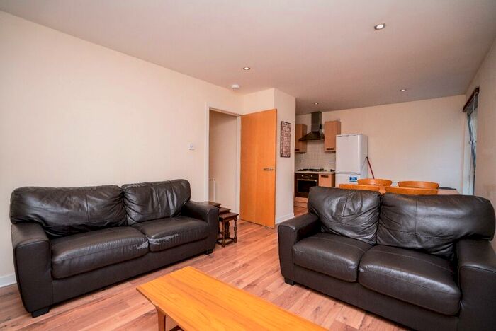 2 Bedroom Flat To Rent In Merkland Lane, Pittordrie, Aberdeen, AB24