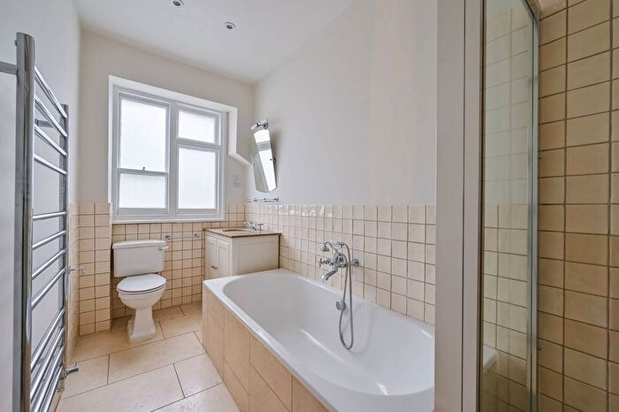 3 Bedroom Flat To Rent In Cabbell Street, Marylebone, London, NW1