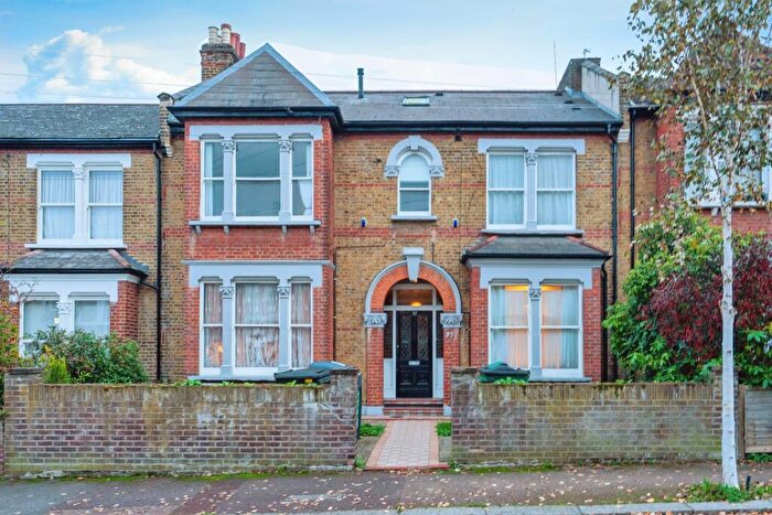 1 Bedroom Apartment To Rent In Forest Drive East, Leyton, E11