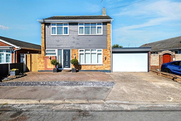 3 Bedroom House For Sale In Beck Road, Canvey Island, SS8