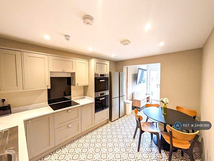 6 Bedroom Semi-Detached House To Rent In Pendennis Park, Bristol, BS4