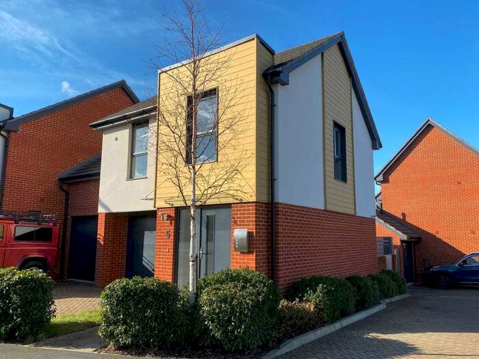 2 Bedroom Link Detached House To Rent In Redfields Meadow, Church Crookham, Fleet, GU52