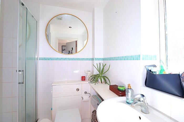 3 Bedroom Terraced House For Sale In Silver Birch Way, Farnborough, GU14