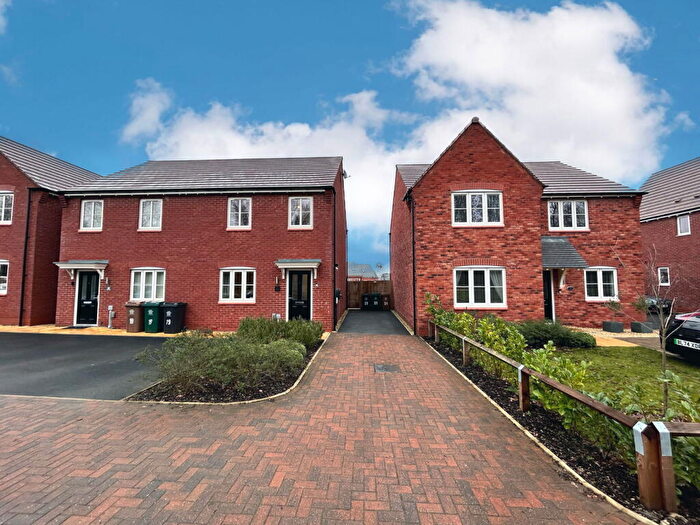 3 Bedroom Semi Detached House For Sale In Fowler Close, Midway, Derbyshire, DE11